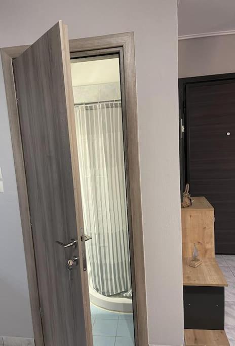 Central Modern Apartment Volos Exterior foto